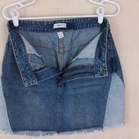 Forever 21 Color Block Mini Jean Skirt Size Large‎ in Light Wash Denim - Picture 3 of 13